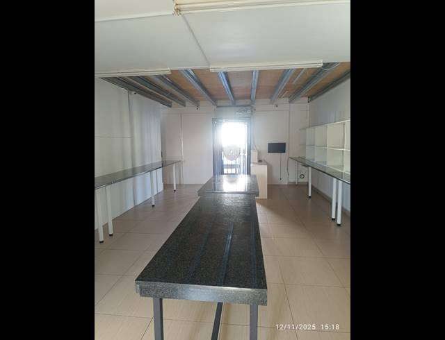 96M² BUSINESS CENTRE TO LET IN BALLITO DISTRICT